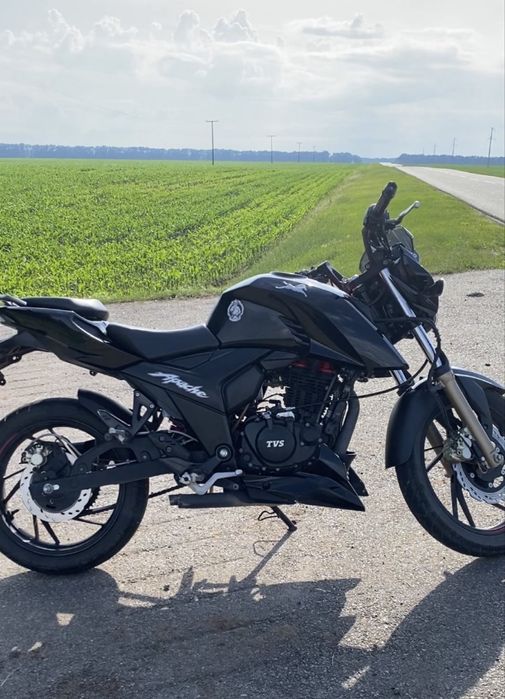 Продам мотоцикл tvs apache200