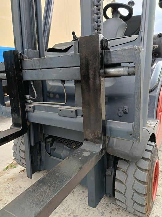 Продам погрузчик Linde H20T 2007
