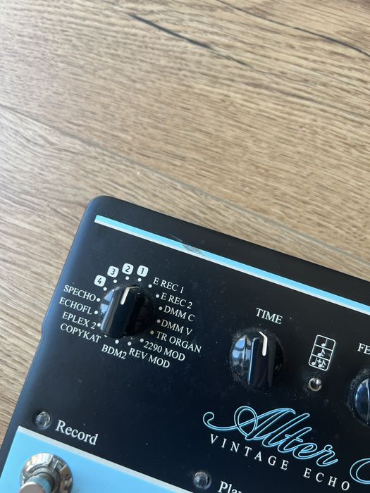 Roland Cube 60 e TC Electronic Alterego x4