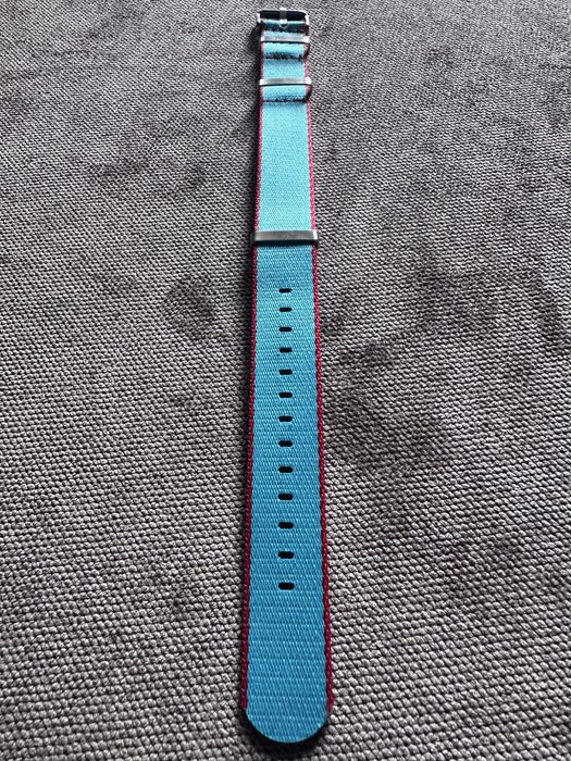Pasek nato 20mm NOWY błękitno-czerwony srebrna sprzączka