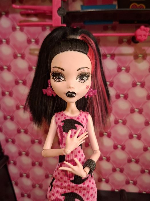 ляльки monster high монстер хай draculocer draculaura з шафою та клео скулз аут нюд