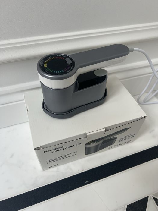 Kompaktowe mini żelazko parowe do podróży stan idealny użyte tylko raz