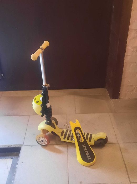 Дитячий  самокат з сидінням