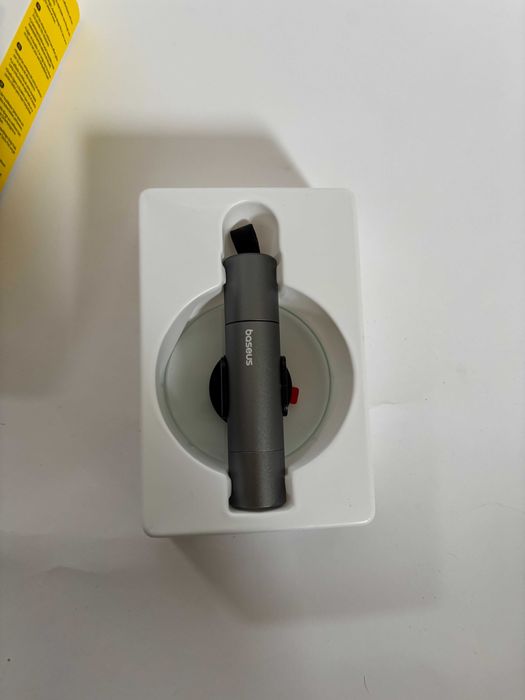 Kompaktowy Wybijak do Szyb i Nóż do Pasów | Gadżet 2w1