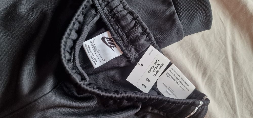 Calças Nike Jogger (147-158) - Pretas