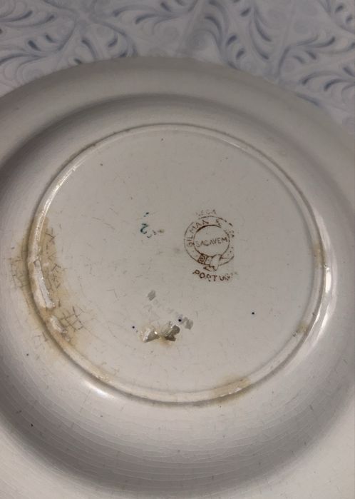Pratos antigos Sacavém castanho vintage