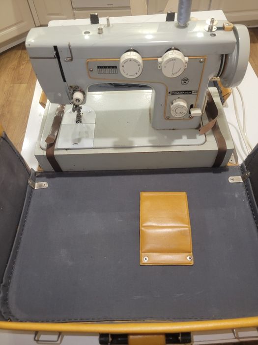 Продам Швейную Машинку ПОДОЛЬСК 142