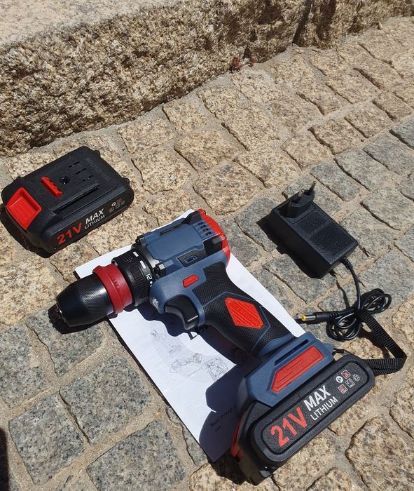 Aparafusadora / Berbequim 21V Brushless (Nova c/ 2 Baterias)