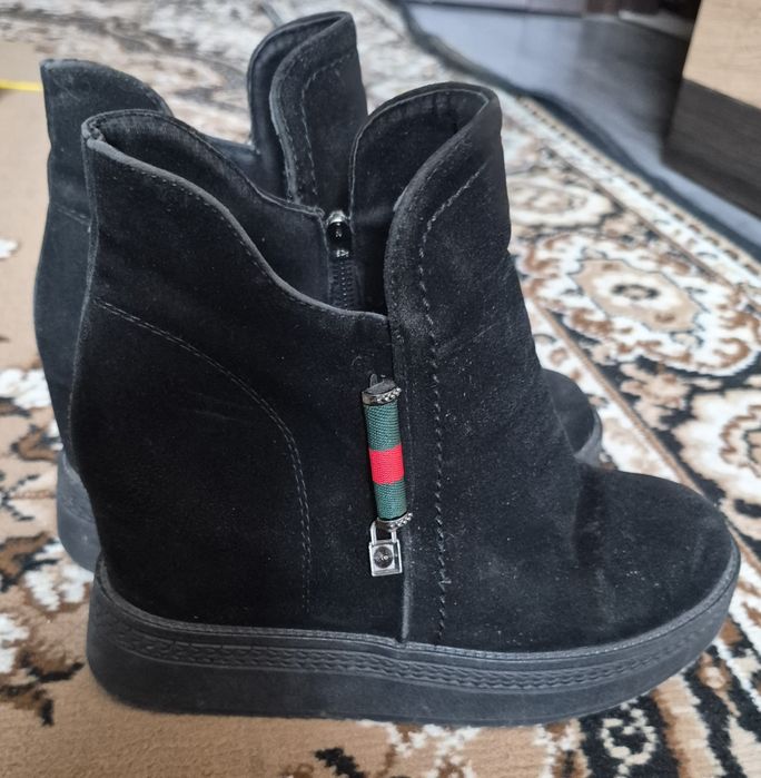 Жіноче і дитяче взуття