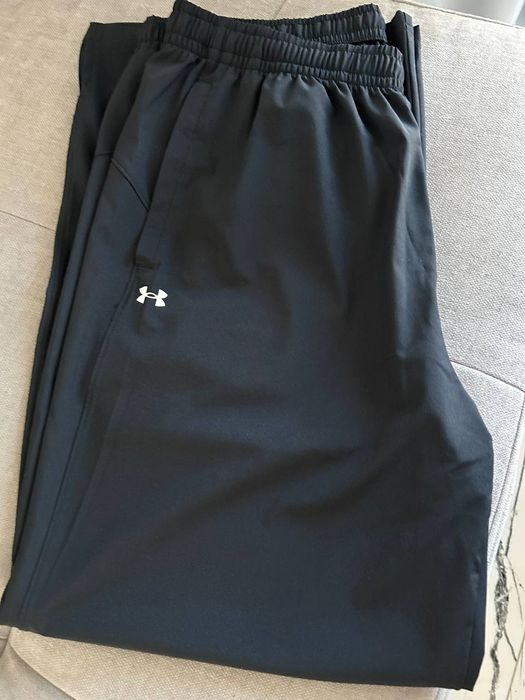 Жіночі чорні спортивні штани Under Armour Armoursport Wide Leg Pant