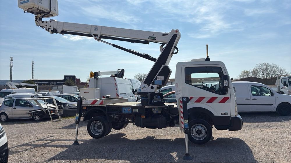 NISSAN CABSTAR 3.0 130cv Grua Cesto de 20M 2020 Apenas 33.000km ##OPORTUNIDADE##