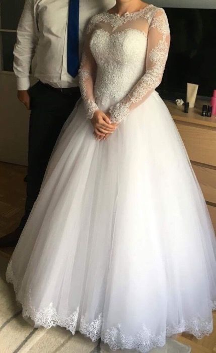 Suknia ślubna księżniczka piękna koronka długi rękaw