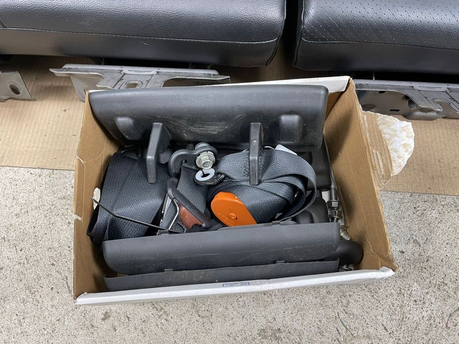 Suzuki Grand Vitara 2 II Kanapa Tył Skora Pasy Zaślepki