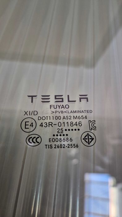 yページ Скло Tesla Model Y Juniper, Скло Tesla Model Y, перед, нове
