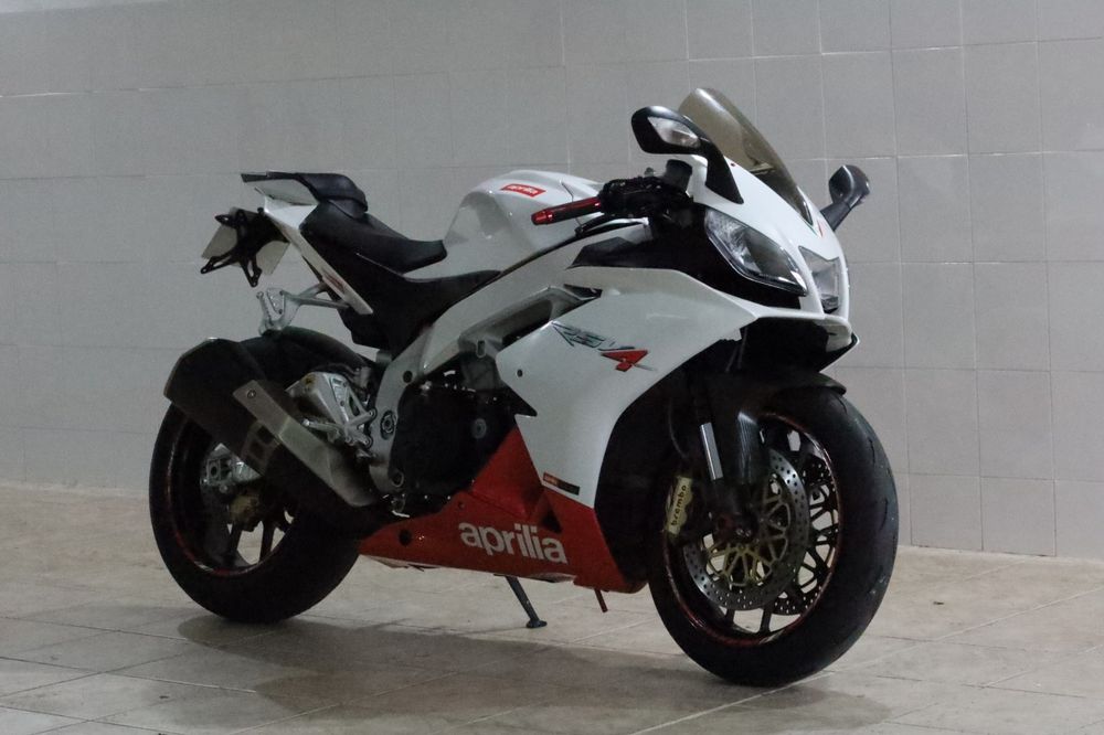 Aprilia Rsv4 1000r
