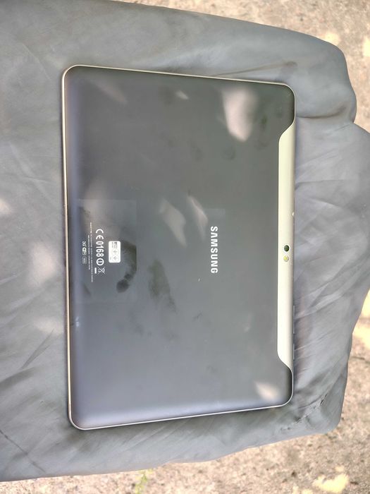 Планшет Samsung Galaxy Tab 10.1 (модель GT-P7500).