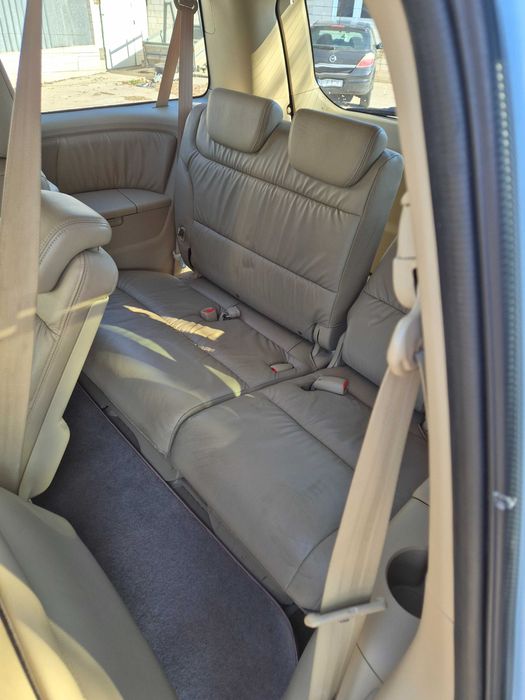 Honda Odyssey - gaz, hak, 8 osób - sprawdź!