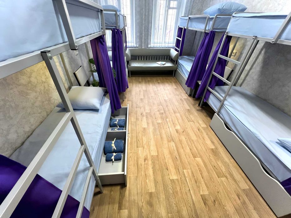 Місце у хостелі, Шевченківський р-н/Є опалення, комфортна температура.