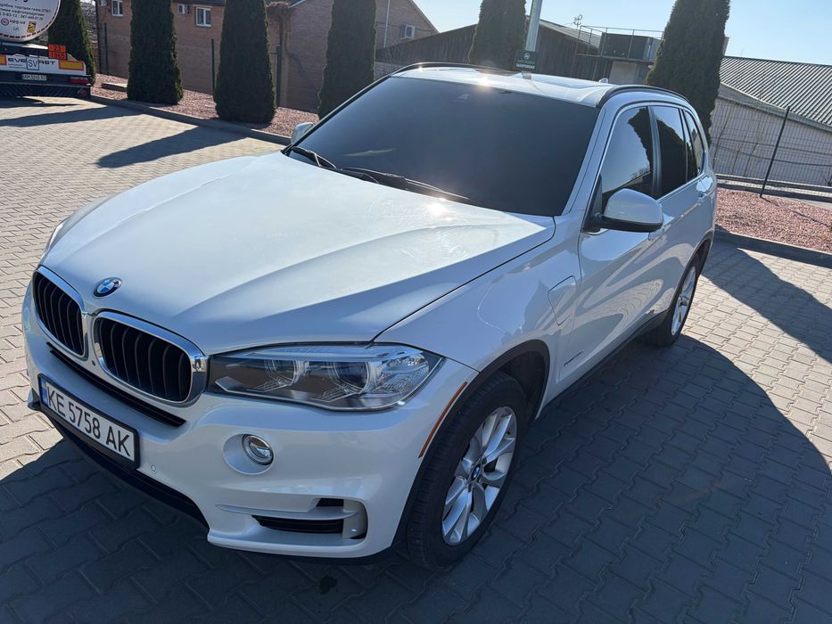 BMW X5 2016 року 2,0л гібрид