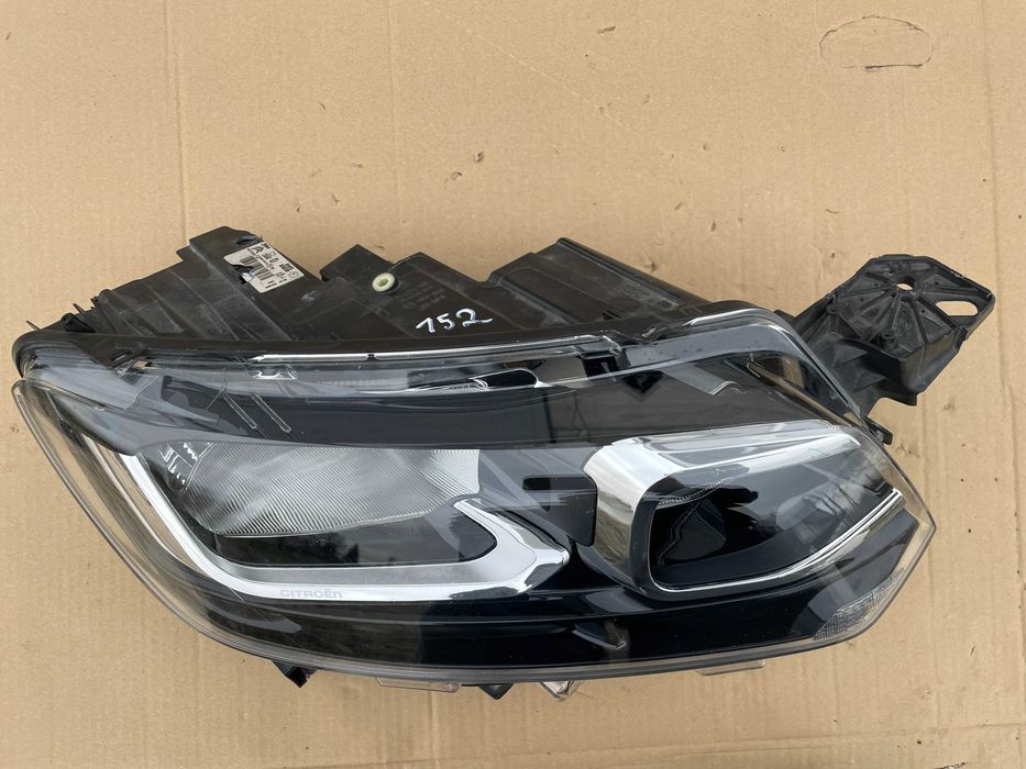Lampa przód przednia prawa Citroen Berlingo III Europa