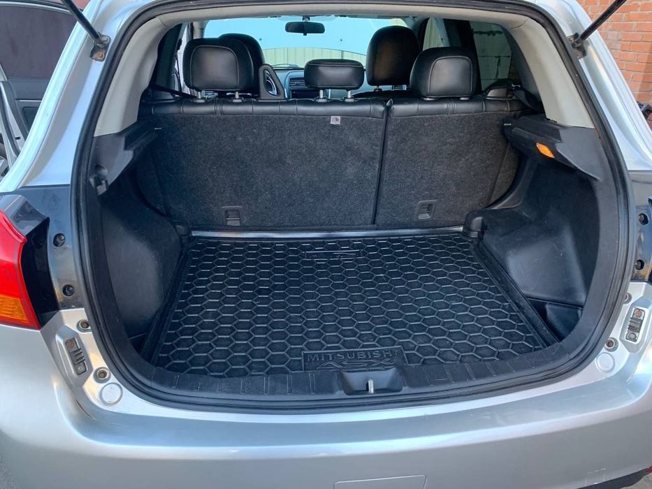 Mitsubishi outlander sport.