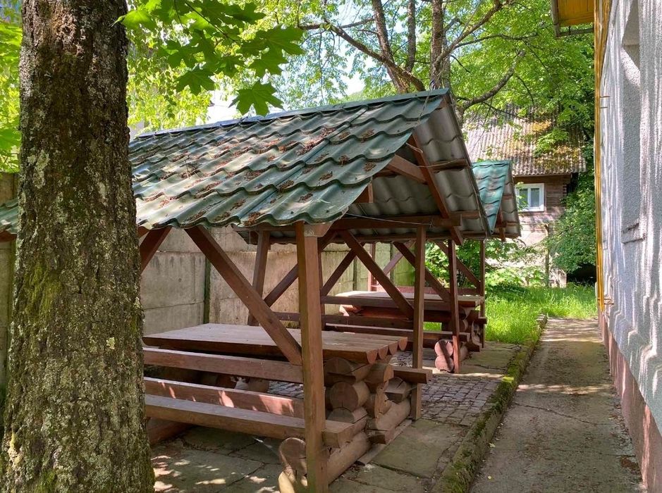 Готель "Смерековий край" в смт. Міжгір"я, Закарпатської області