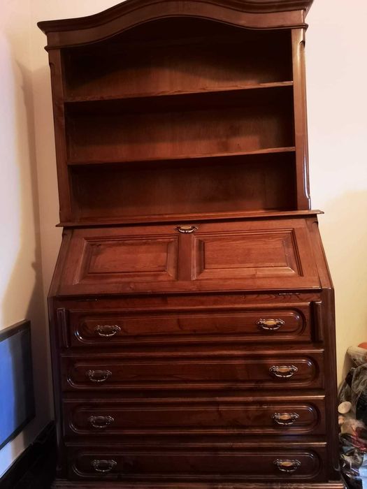 Estante/secretaria em bom estado