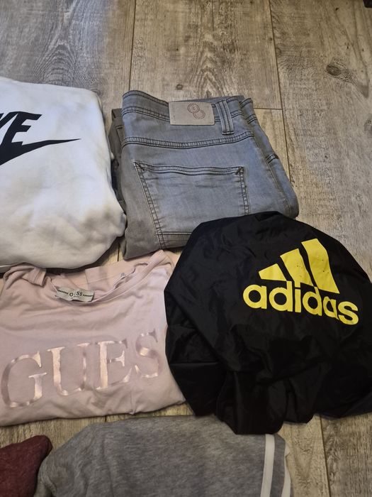 Zestaw ubrań ze zdjęć.