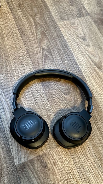Навушники JBL 720 bt в гарному стані!