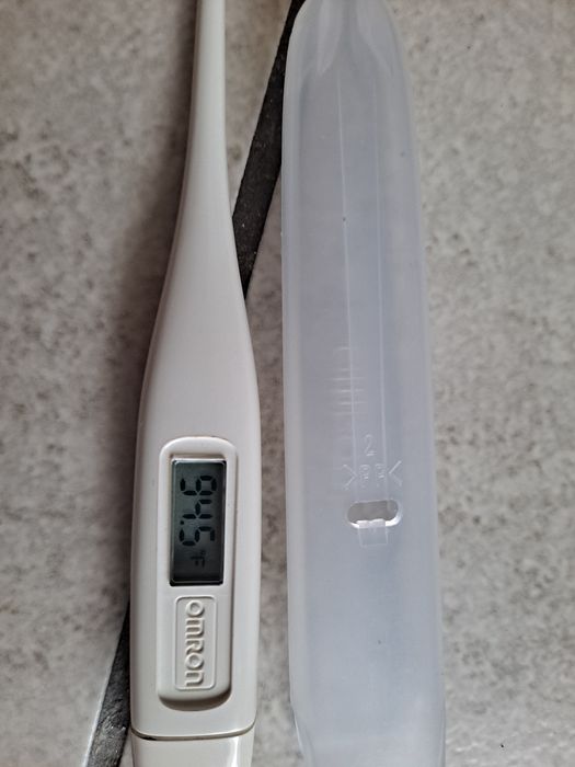 Termometr omron    elektroniczny