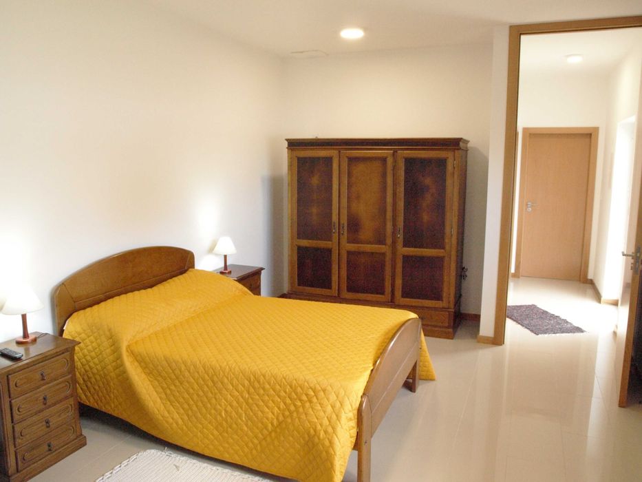 EPS49,casa V3 piso térreo,piscina e salão jogos.Grande espaço exterior