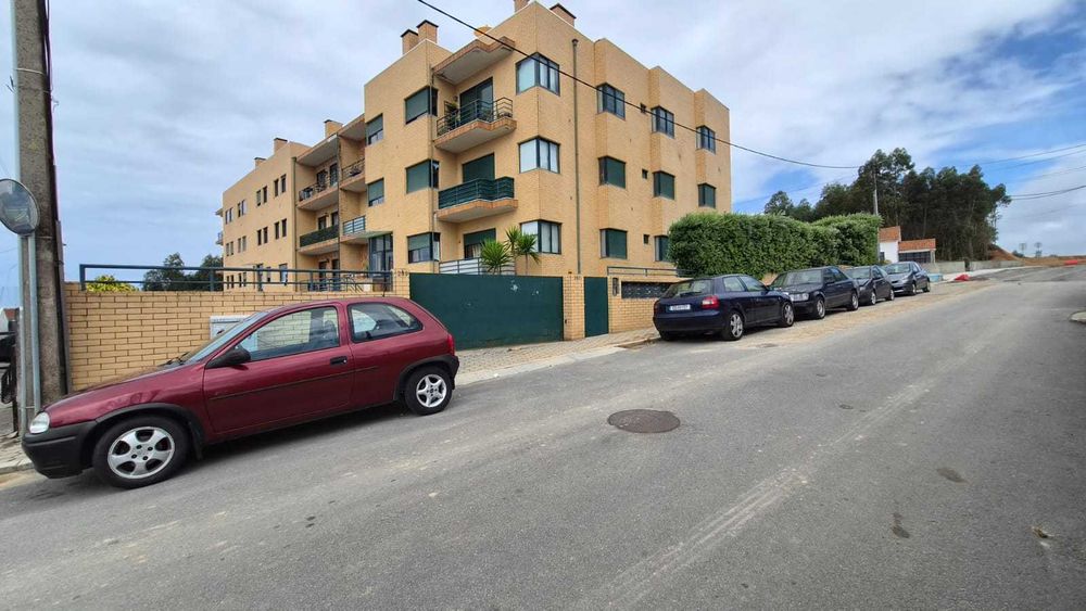 Arrendamento de garagem na Rua Escola de Vila Chã, 239 Gaia