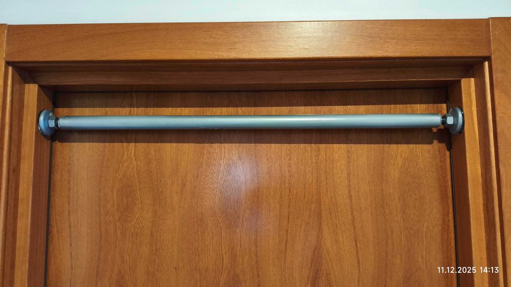 Drążek rozporowy do podciągania wzmocniony 79-84cm