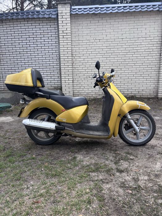 Продам або обміняю скутер Aprilia Scarabeo 200