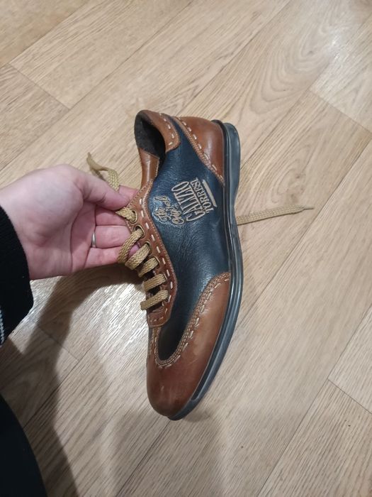 Кроссовки туфли кожаные galizio torresi
2380 грн