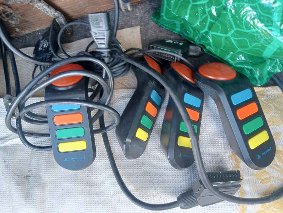 Jogos PS e comandos  buzz