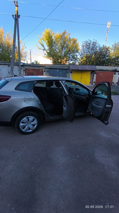Продам renault megane 2009 года 1.5 дизель