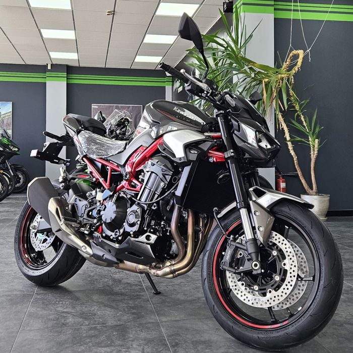 Kawasaki Z900 2025