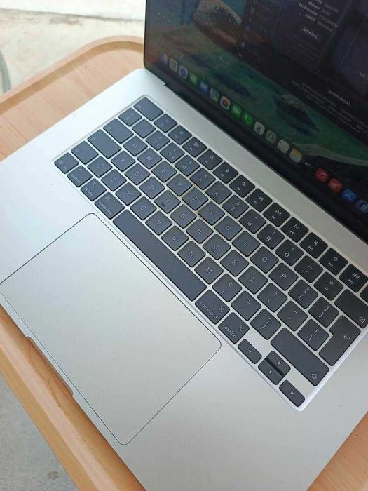 Laptop Apple Macbook M5 Air , 15 cali - Nowiutki
