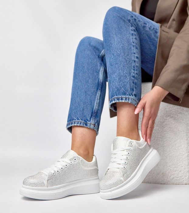 Białe sneakersy na platformie zdobione cyrkoniami Rosalie