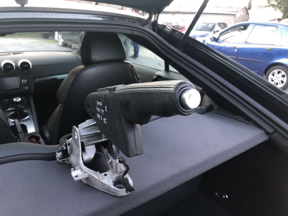 Travão de mão e rádio Audi TT 2007