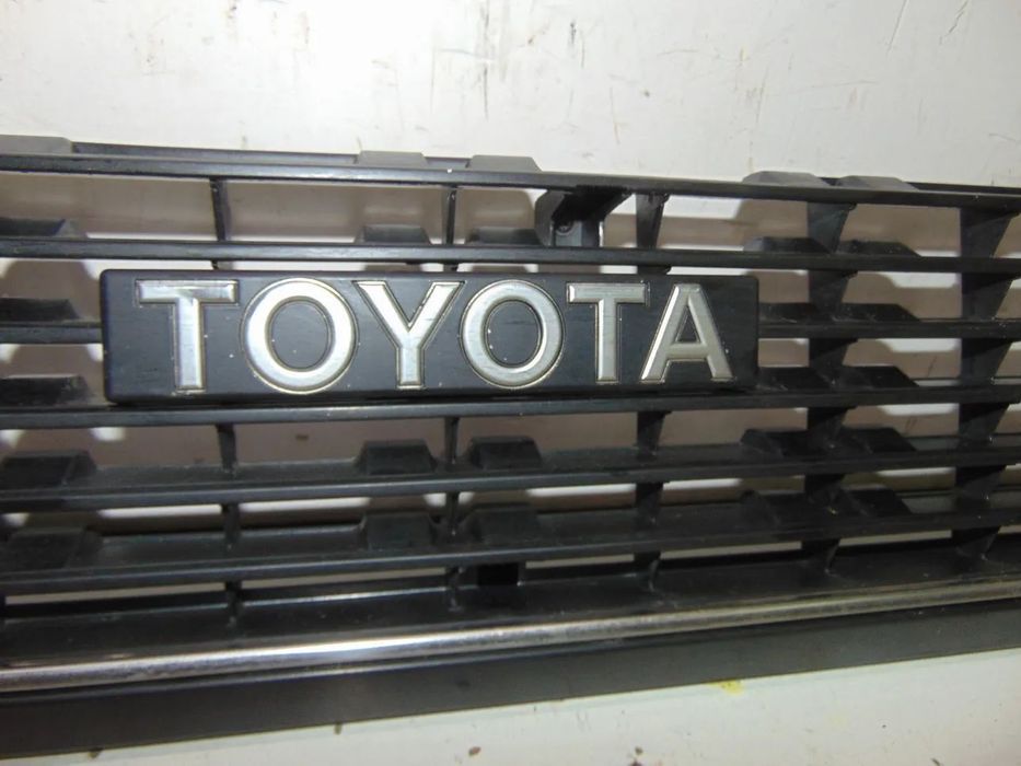 Toyota corolla DX KE 70 grelha