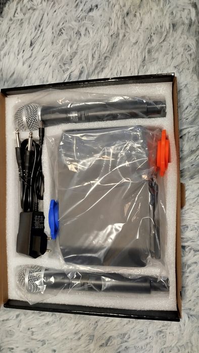 Karaoke + 2 mikrofony, profesjonalny zestaw bezprzewodowy