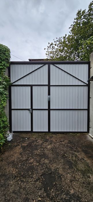 Bramy garażowe drzwi garażowe stalowe wrota wierzeje do stodoły obory