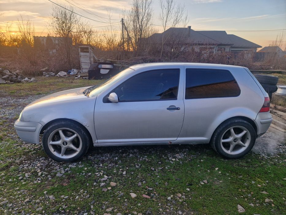 Фольцваген гольф 2.8 бензин