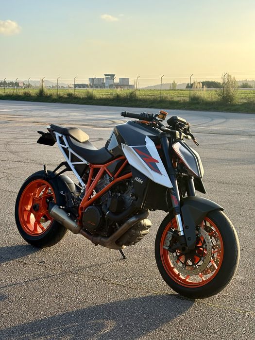 Ktm 1290 Superduke R (aceito retomas)