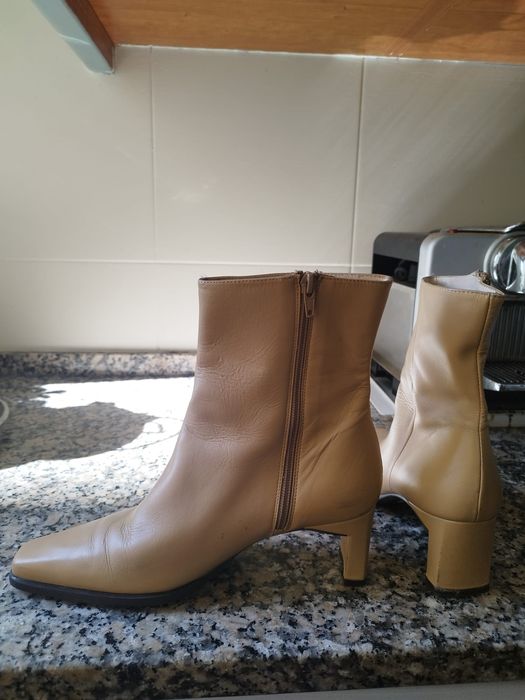 Botas de senhora em couro