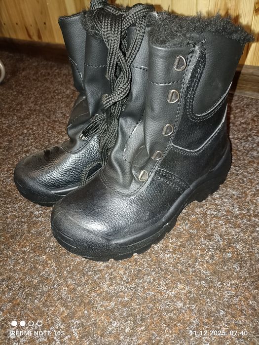 Продам новічеревикі -берці