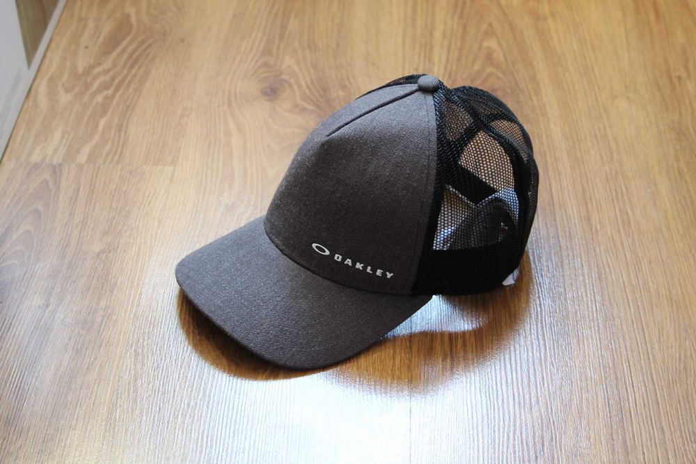 Оригинальная кепка-тракер унисекс бейсболка Oakley Chalten Cap