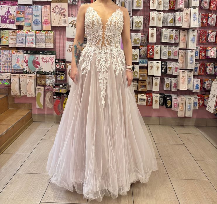 Suknia ślubna jasnoróżowa